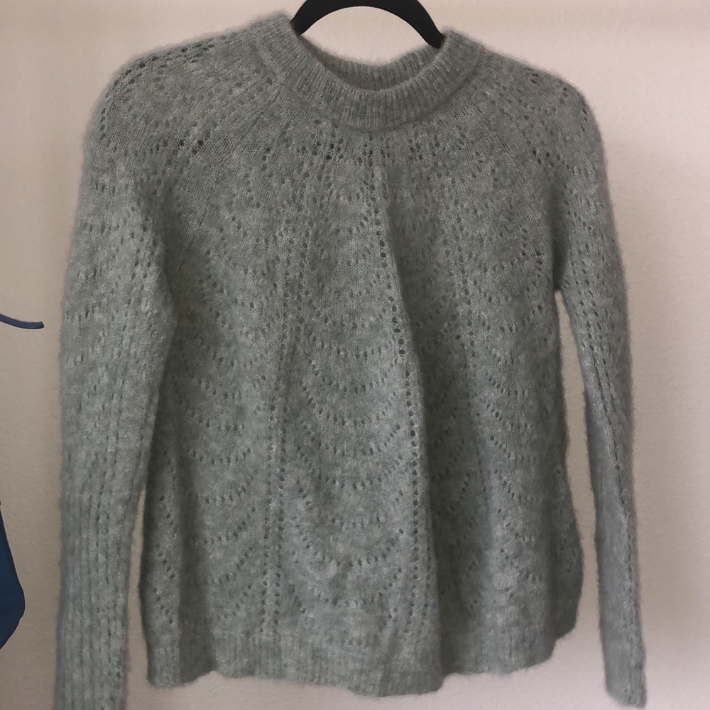 Lightly used Kilte sweater in mint